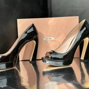 【希望 】MIU MIU Intrecciato Square toe INTO · INTO